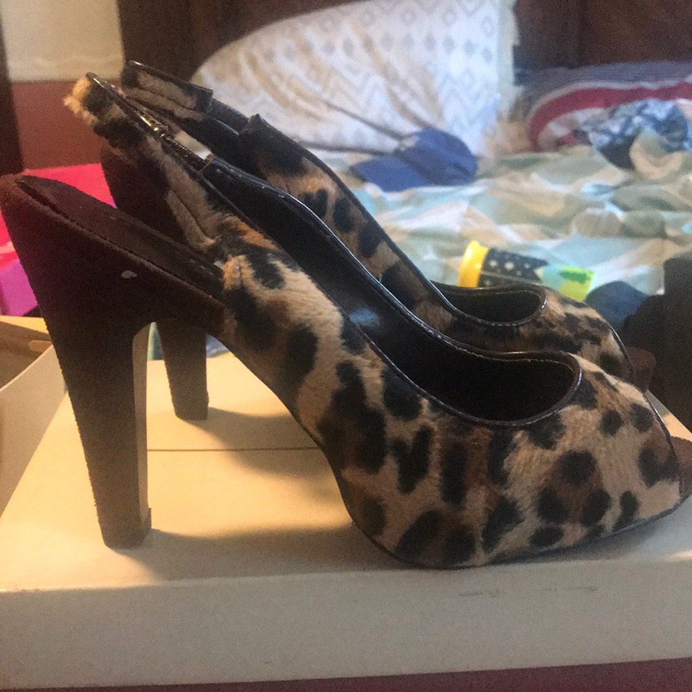 Woman’s high heels size 5 1/2. Never worn